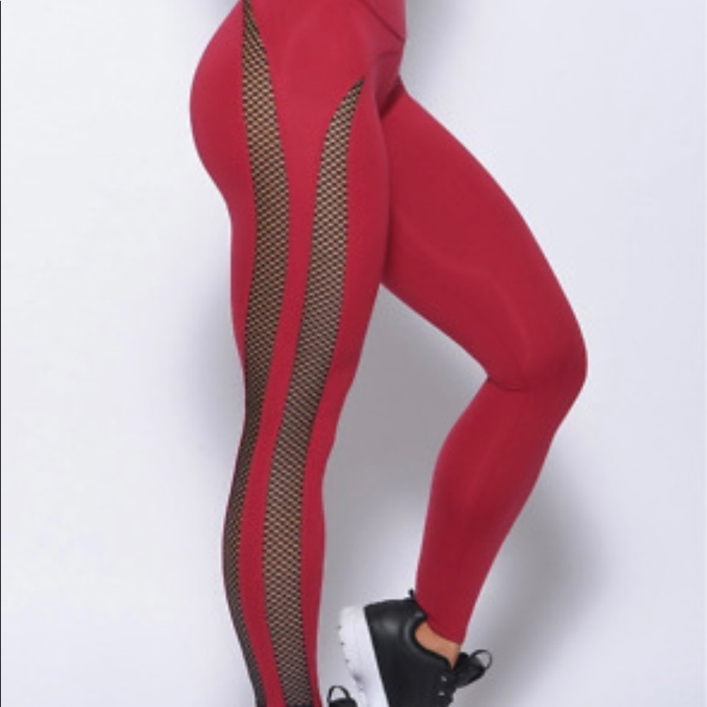 BOMBSHELL SPORTSWEAR MOHAWK bra and leggings